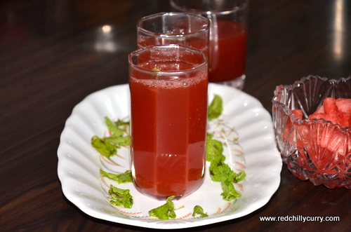El sharbat es la primera bebida refrescante no alcohólica que se comercializó y que también se hacia en casa
