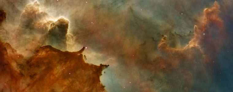 La necesidad de la existencia de Dios en cuatro razonamientos lógicos